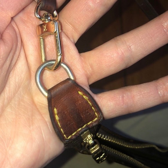 Louis Vuitton Bag - Picture 7 of 8